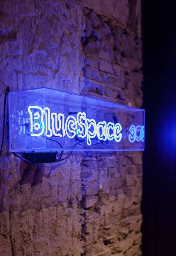 剝掉飾面，演繹時尚的清貧 | Blue Space 辦公室